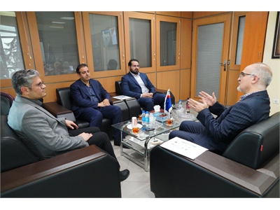 نشست صمیمی مدیرکل امور اقتصادی و مناطق سازمان بنادر با مدیر کل امور مناطق دبیرخانه شورای عالی مناطق آزاد